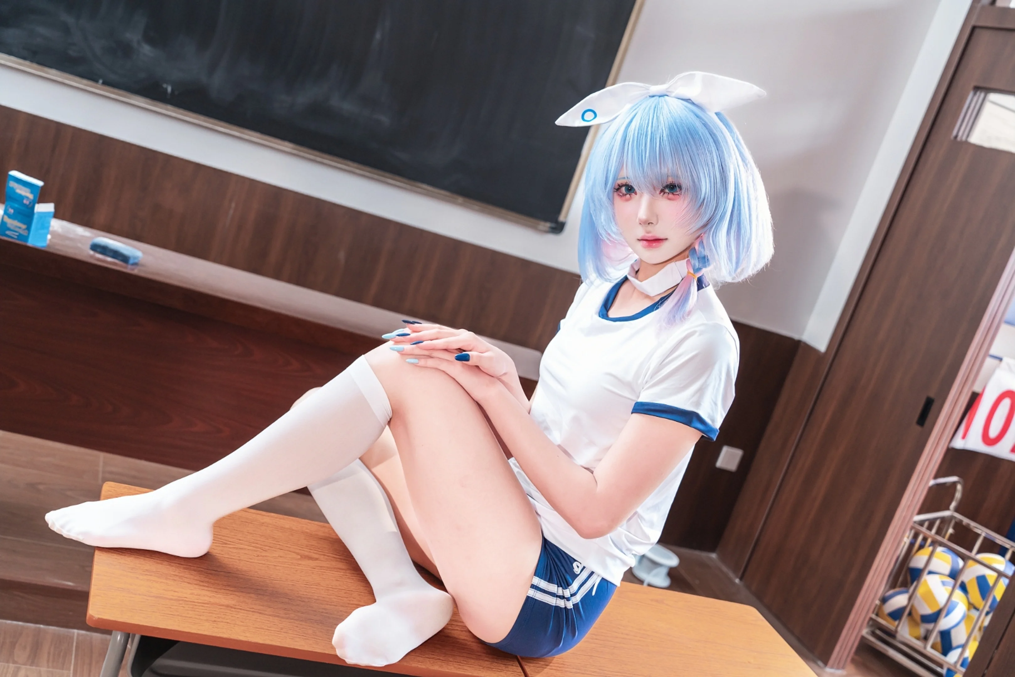 【阿羅娜cos】教室裡的藍白體操服，藍色惡魔的日常 - 第 4 張