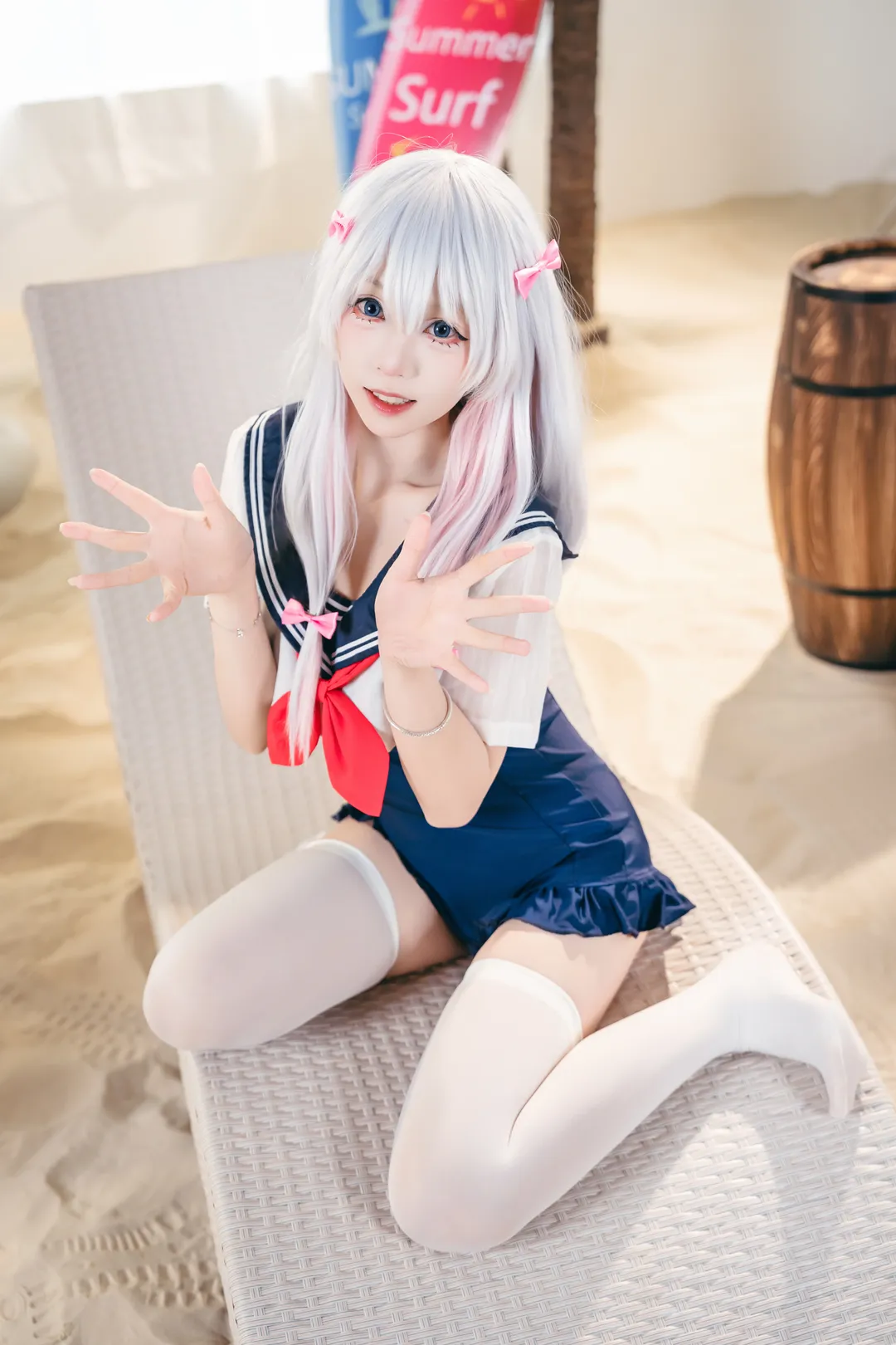 【纱雾cos】埃罗芒阿老师的夏日水手服，白丝与沙滩的完美搭配 - 第 4 张