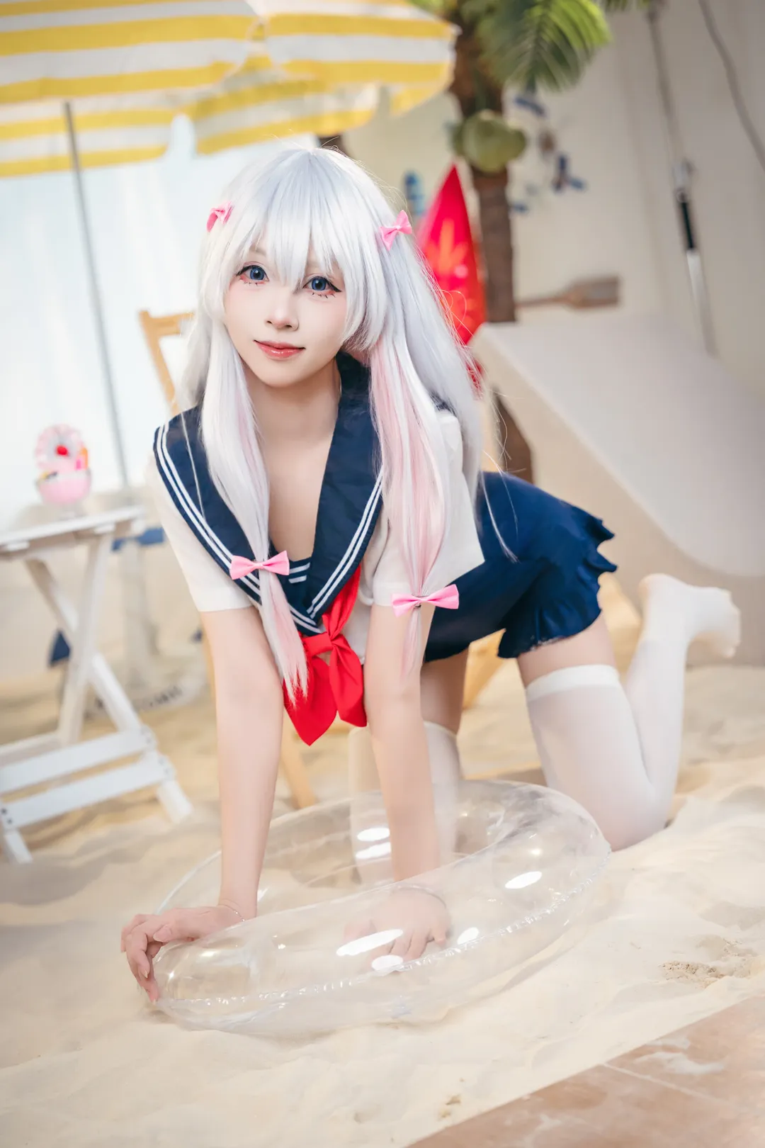 【纱雾cos】埃罗芒阿老师的夏日水手服，白丝与沙滩的完美搭配 - 第 5 张