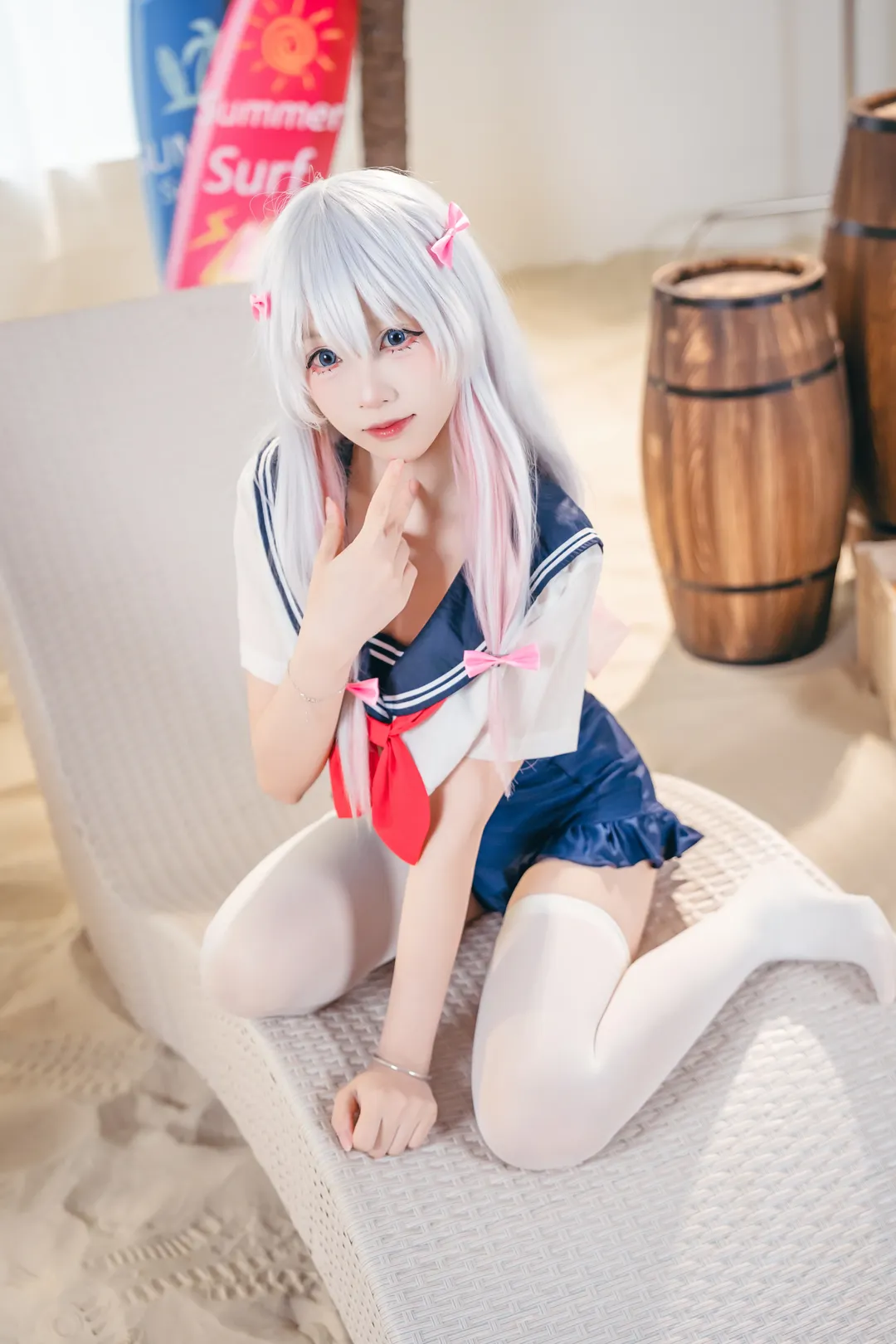 【纱雾cos】埃罗芒阿老师的夏日水手服，白丝与沙滩的完美搭配 - 第 7 张