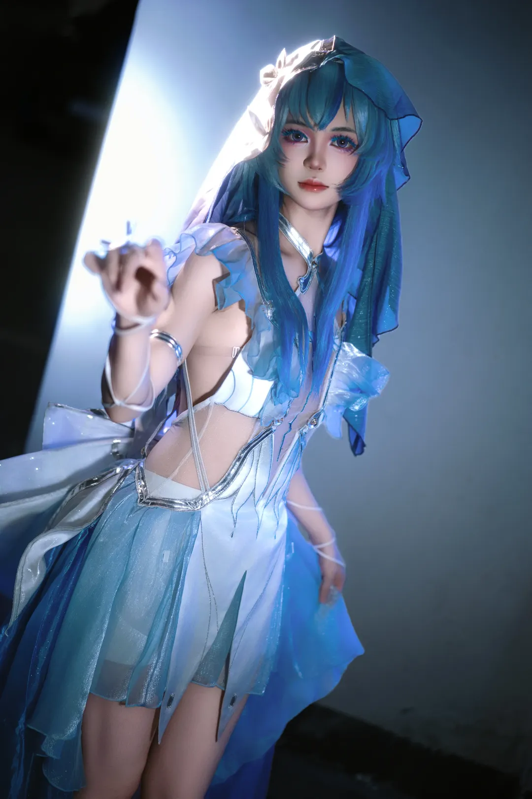【守岸人cos】鳴潮裡的那一抹冰藍，跨次元的清冷質感 - 第 7 張