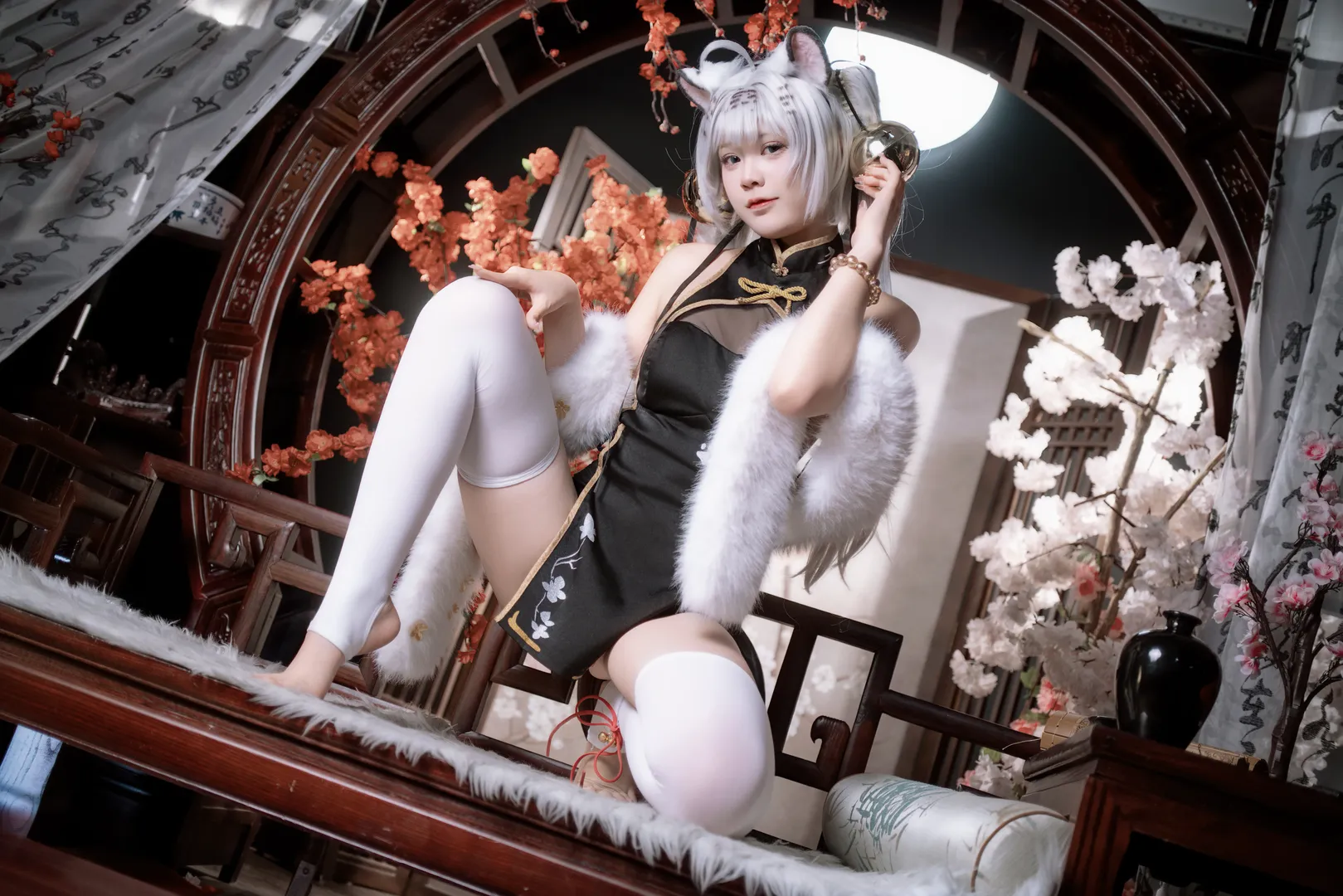 【白虎娘cos】虎啸风生，中式古风兽耳娘的慵懒瞬间 - 第 6 张