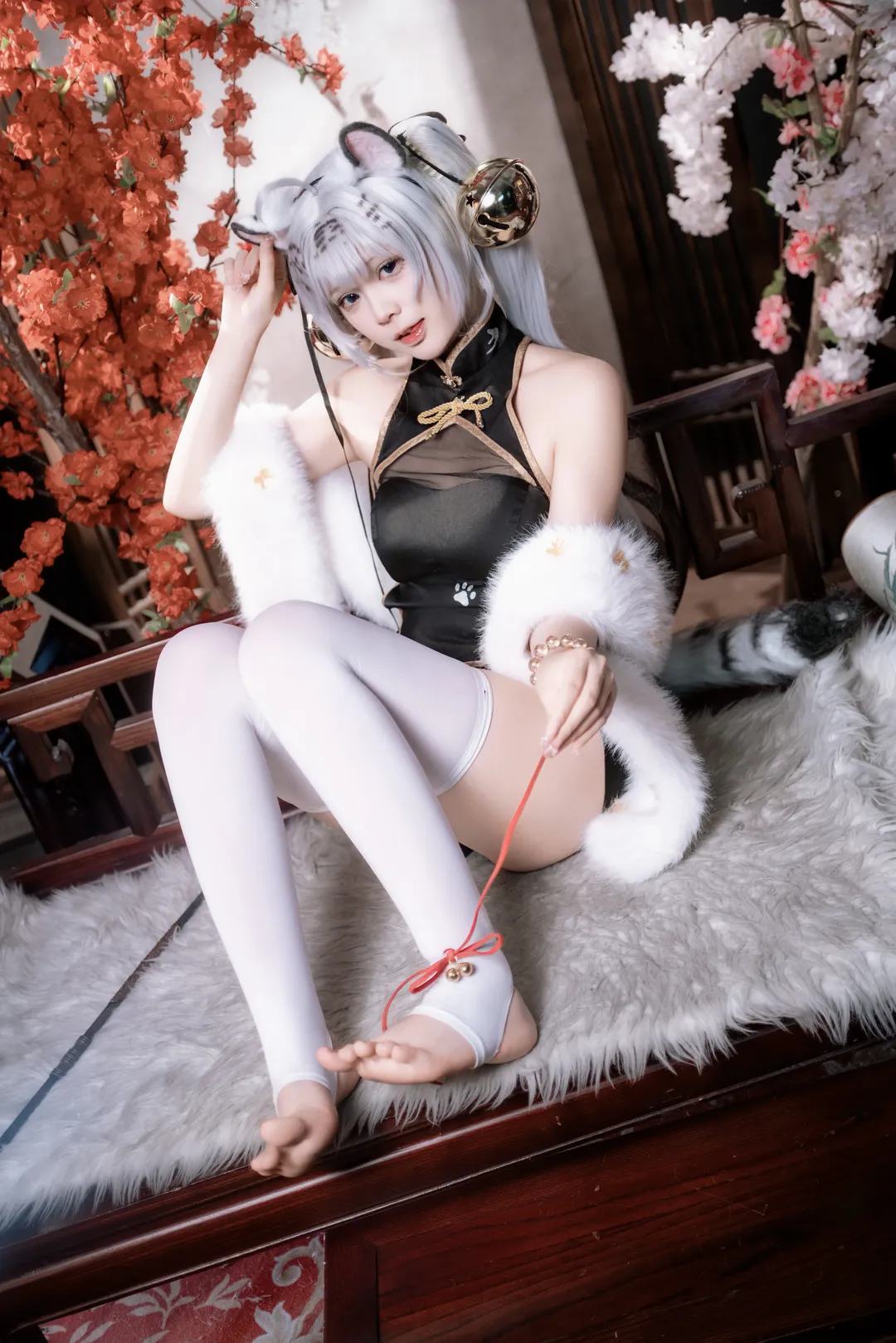 【白虎娘cos】古風宅院裡的妖嬈身影 - 第 3 張