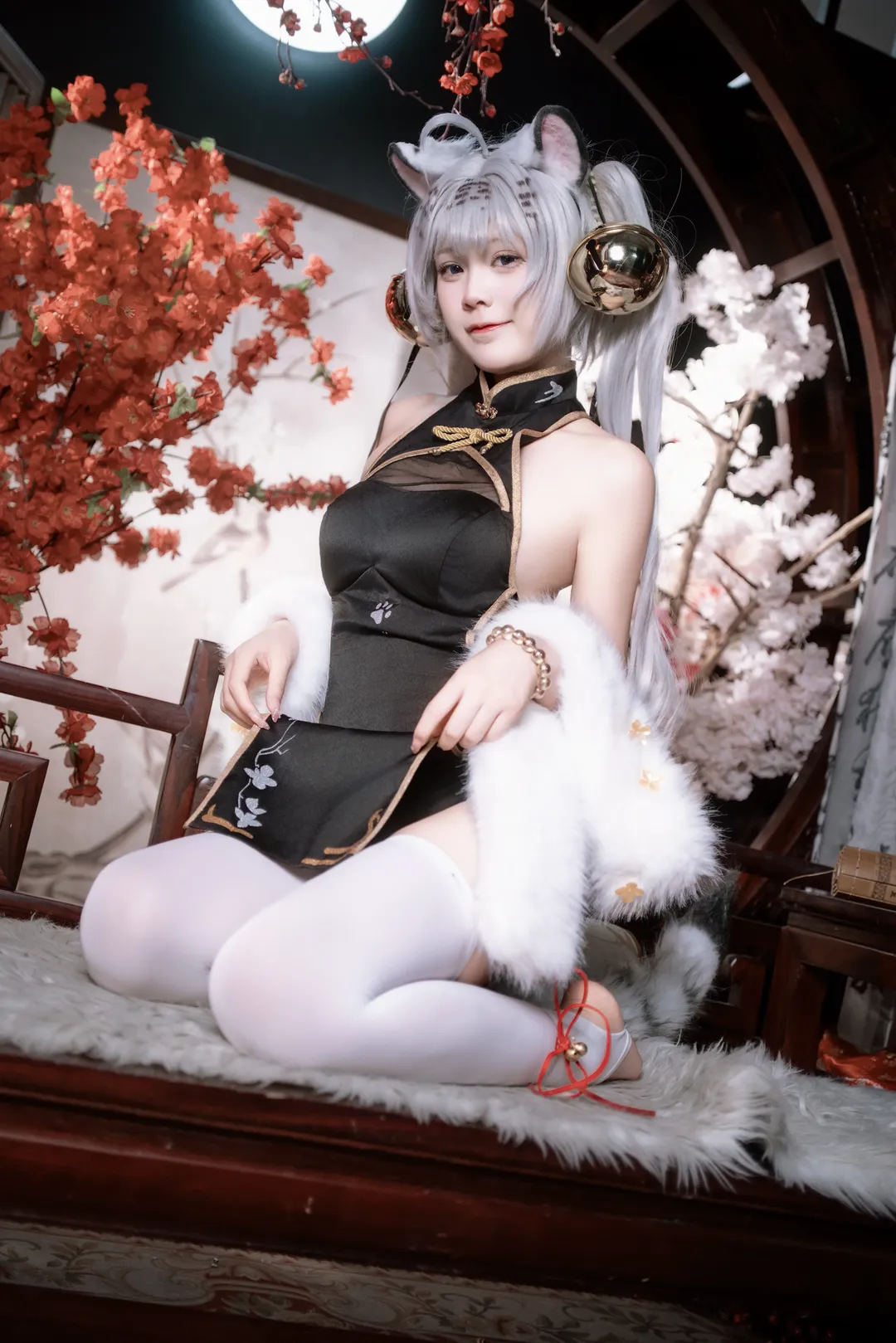 【白虎娘cos】古風宅院裡的妖嬈身影 - 第 5 張