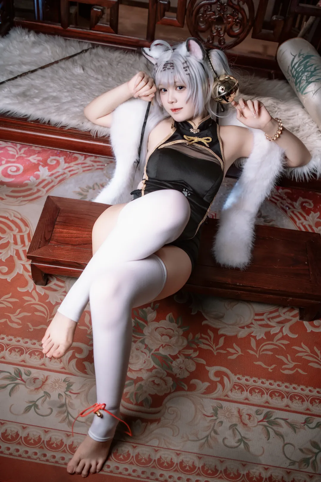 【白虎娘cos】古風宅院裡的妖嬈身影 - 第 8 張