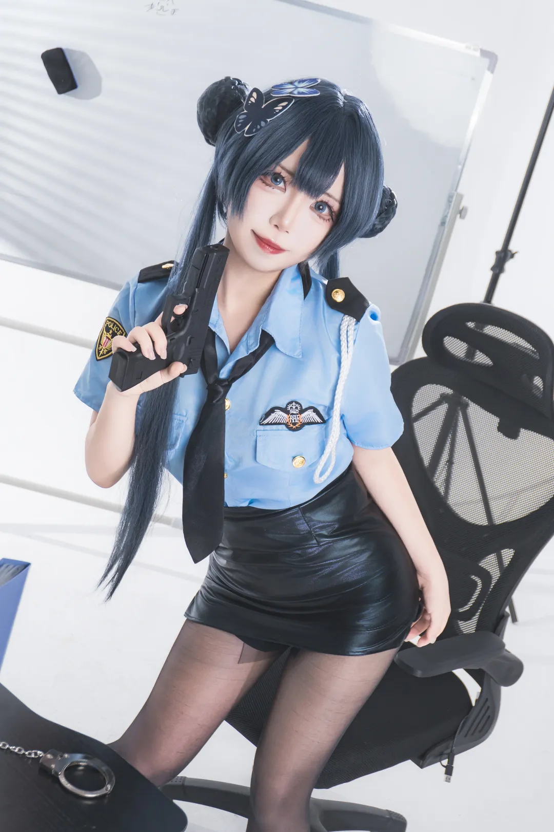 【妃咲cos】碧蓝档案女警制服与黑丝高跟鞋的试穿记录 - 第 11 张