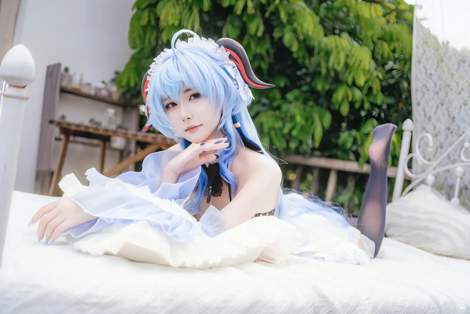 【甘雨cos】原神的王小美，这套慵懒花园正片拍得很过瘾 - 第 1 张
