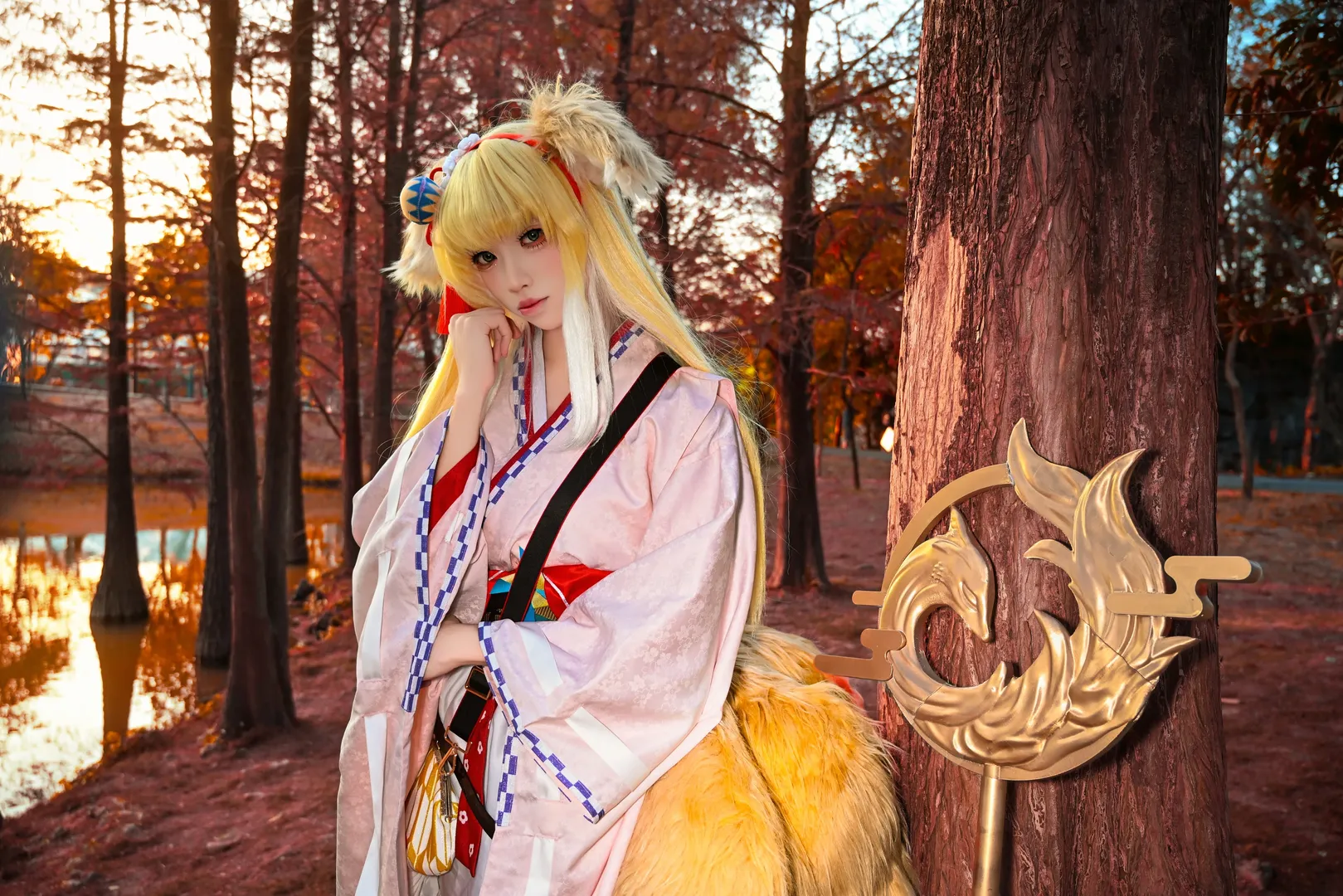 【鈴蘭cos】秋日暖陽下的落羽杉林，明日方舟異景 - 第 4 張