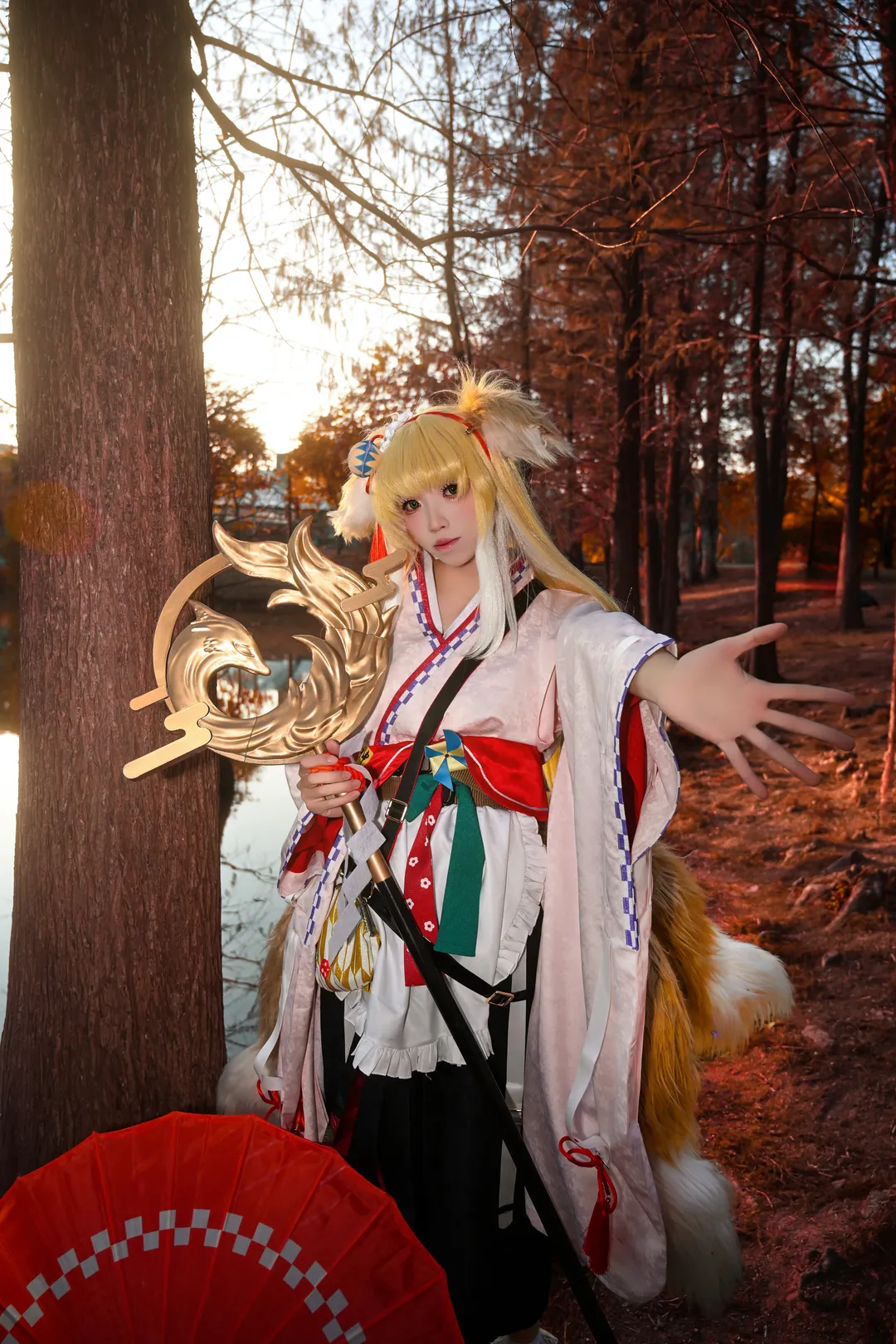 【鈴蘭cos】秋日暖陽下的落羽杉林，明日方舟異景 - 第 6 張