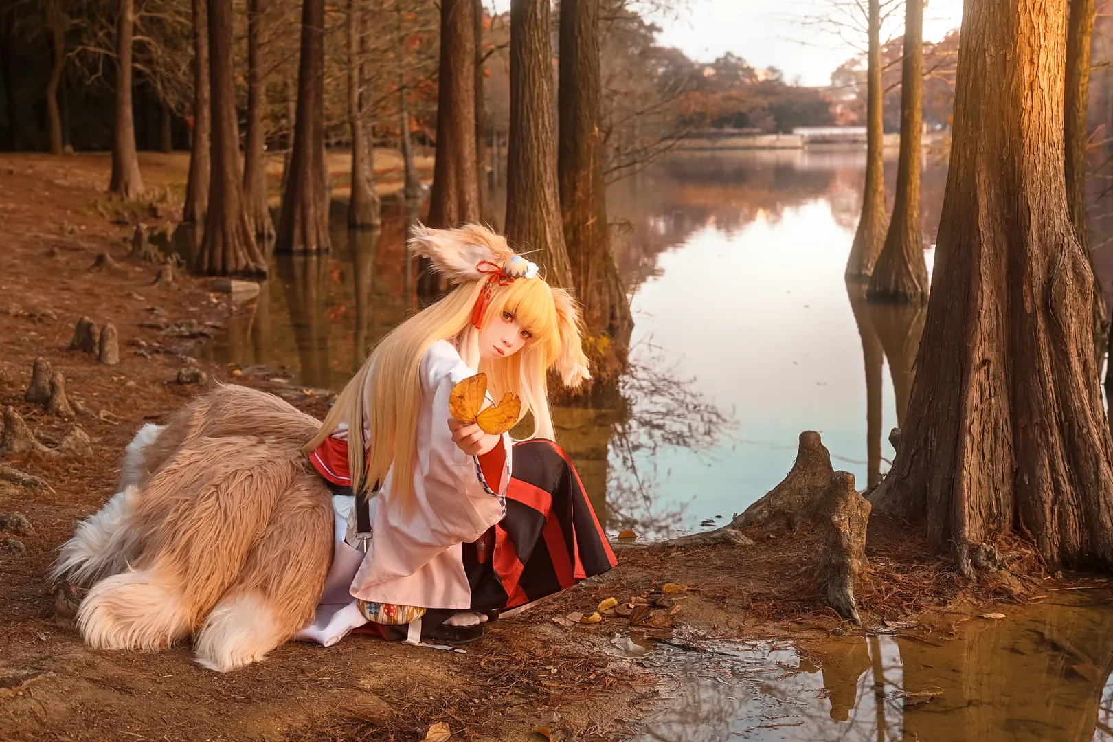 【鈴蘭cos】秋日暖陽下的落羽杉林，明日方舟異景 - 第 7 張
