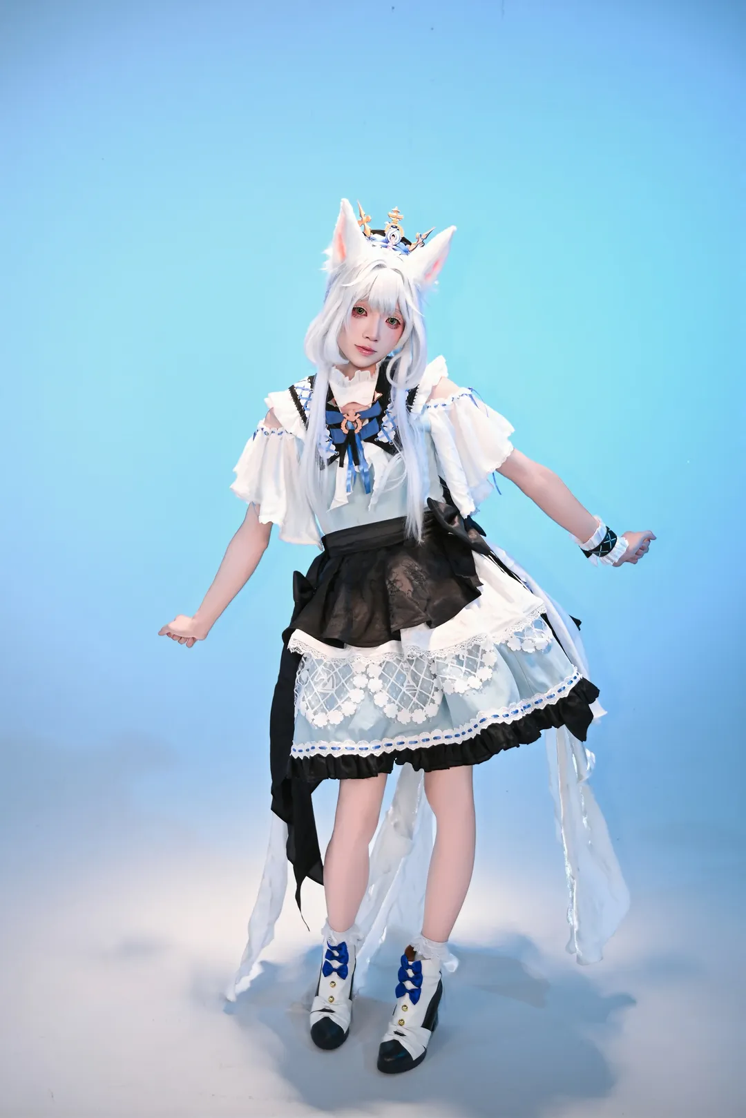 【迷迭香cos】明日方舟轻盈一梦，白棚里的猫耳少女 - 第 1 张