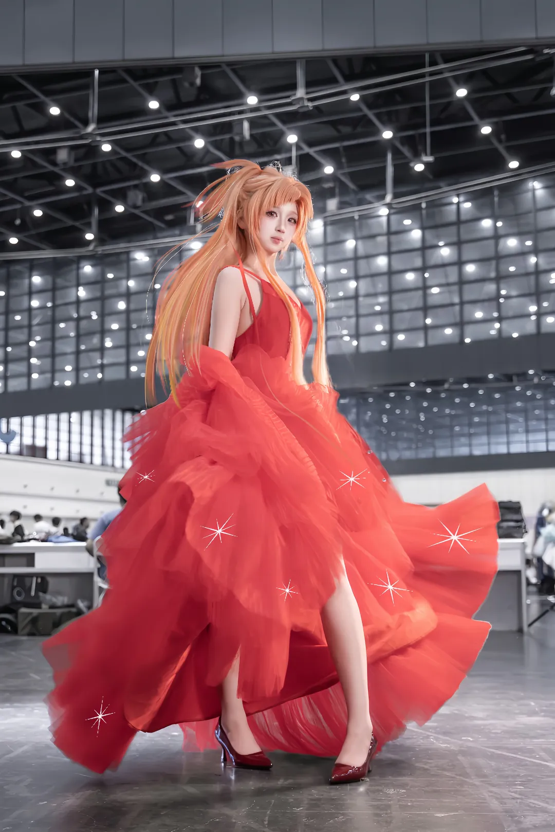 【亚丝娜cos】刀剑神域，红色礼服裙在漫展现场的拍摄体会 - 第 1 张