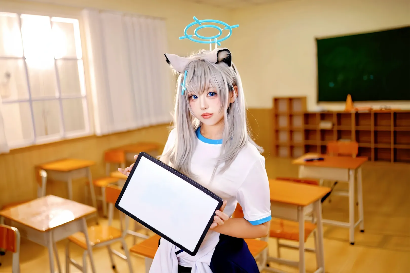 [Shiroko Sunaookami Cosplay] Wandering Moments in the Old Classroom of Blue Archive - Image 3