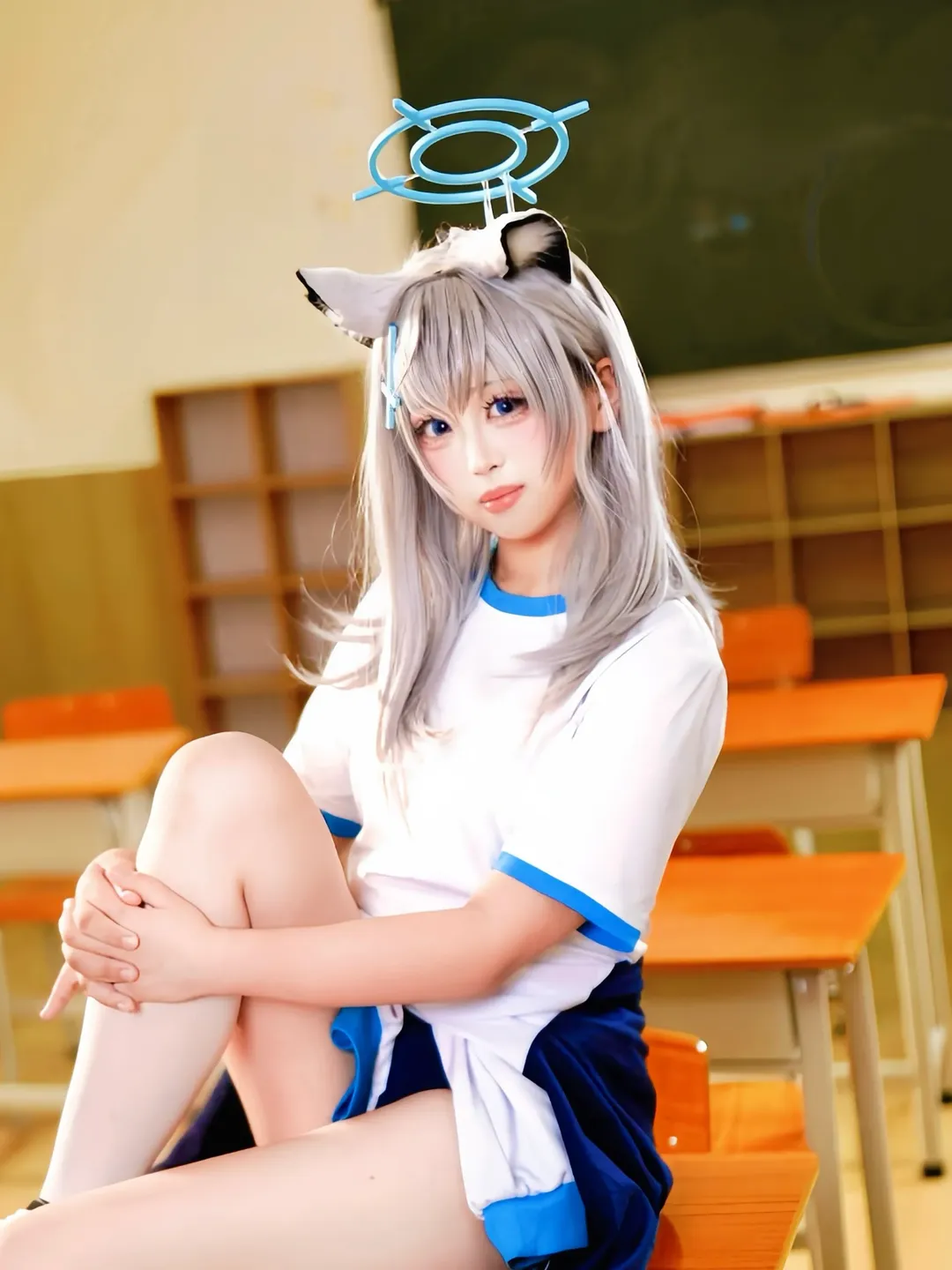 [Shiroko Sunaookami Cosplay] Wandering Moments in the Old Classroom of Blue Archive - Image 4
