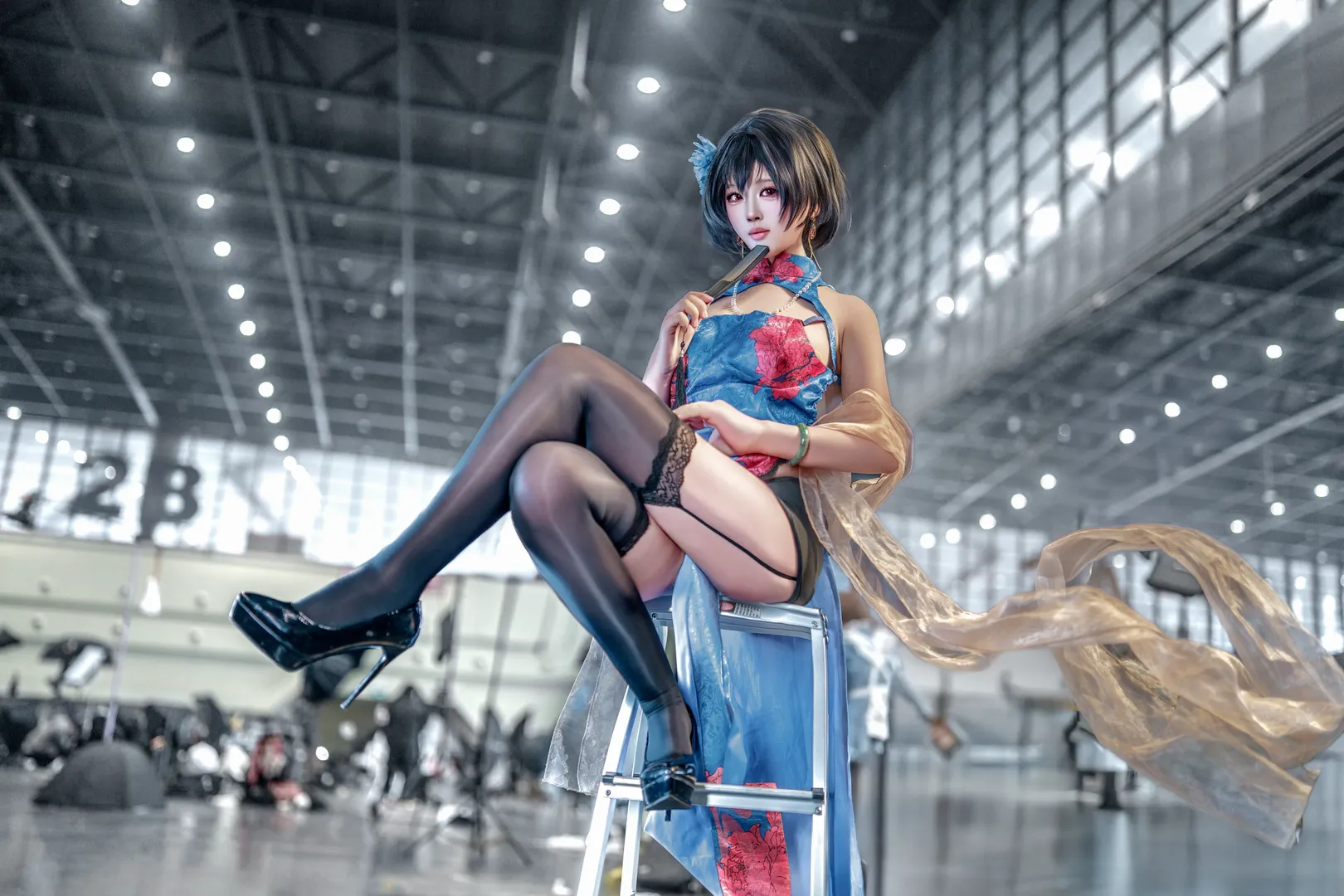 【建武cos】碧蓝航线，御姐风范与黑丝高跟的张力瞬间 - 第 1 张