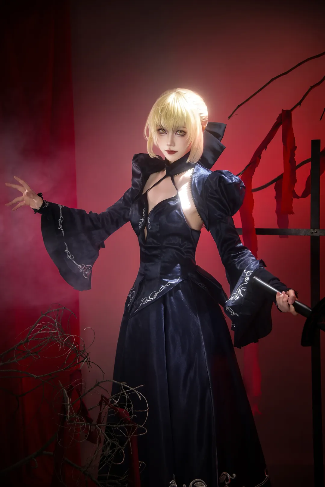 【黑呆cos】Fate/Grand Order暗黑视觉记录，红黑氛围下的冷酷妆造