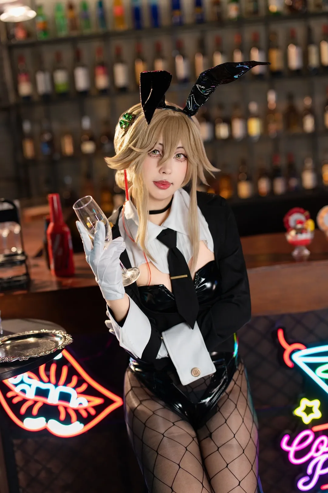 [Ade cosplay] Goddess of Victory: Nikke, Bunny Girl in a Neon Bar - Image 3