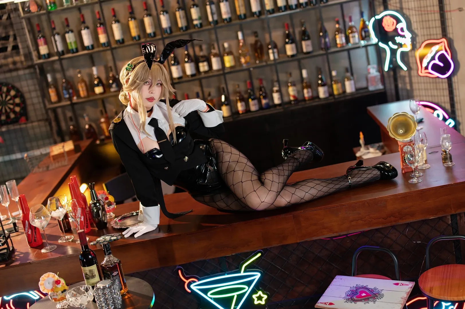 [Ade cosplay] Goddess of Victory: Nikke, Bunny Girl in a Neon Bar - Image 5