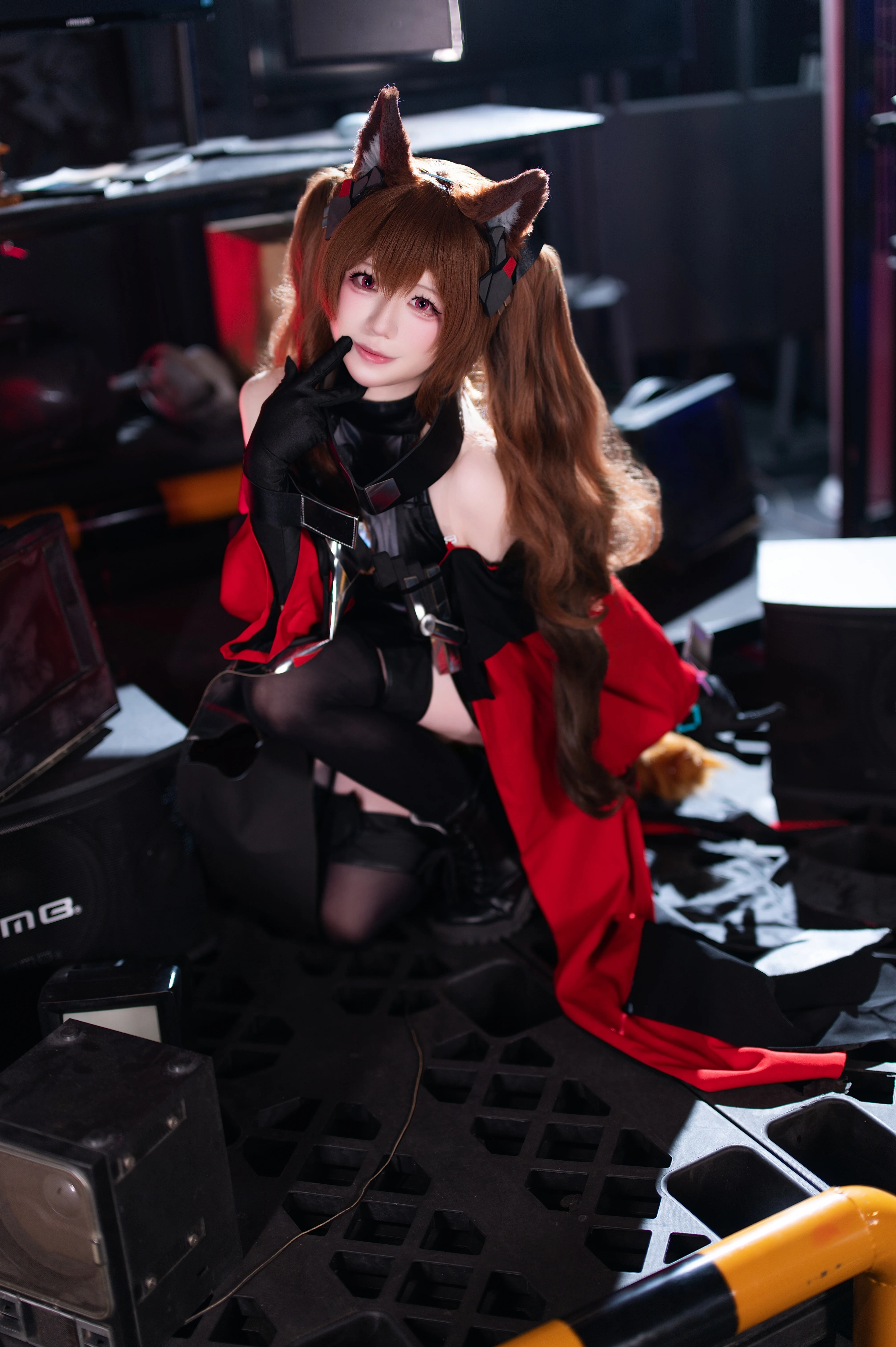 【ギルベルタコスプレ】『アークナイツ：エンドフィールド』の工業地帯でクールな撮影を完遂 - 2 枚目