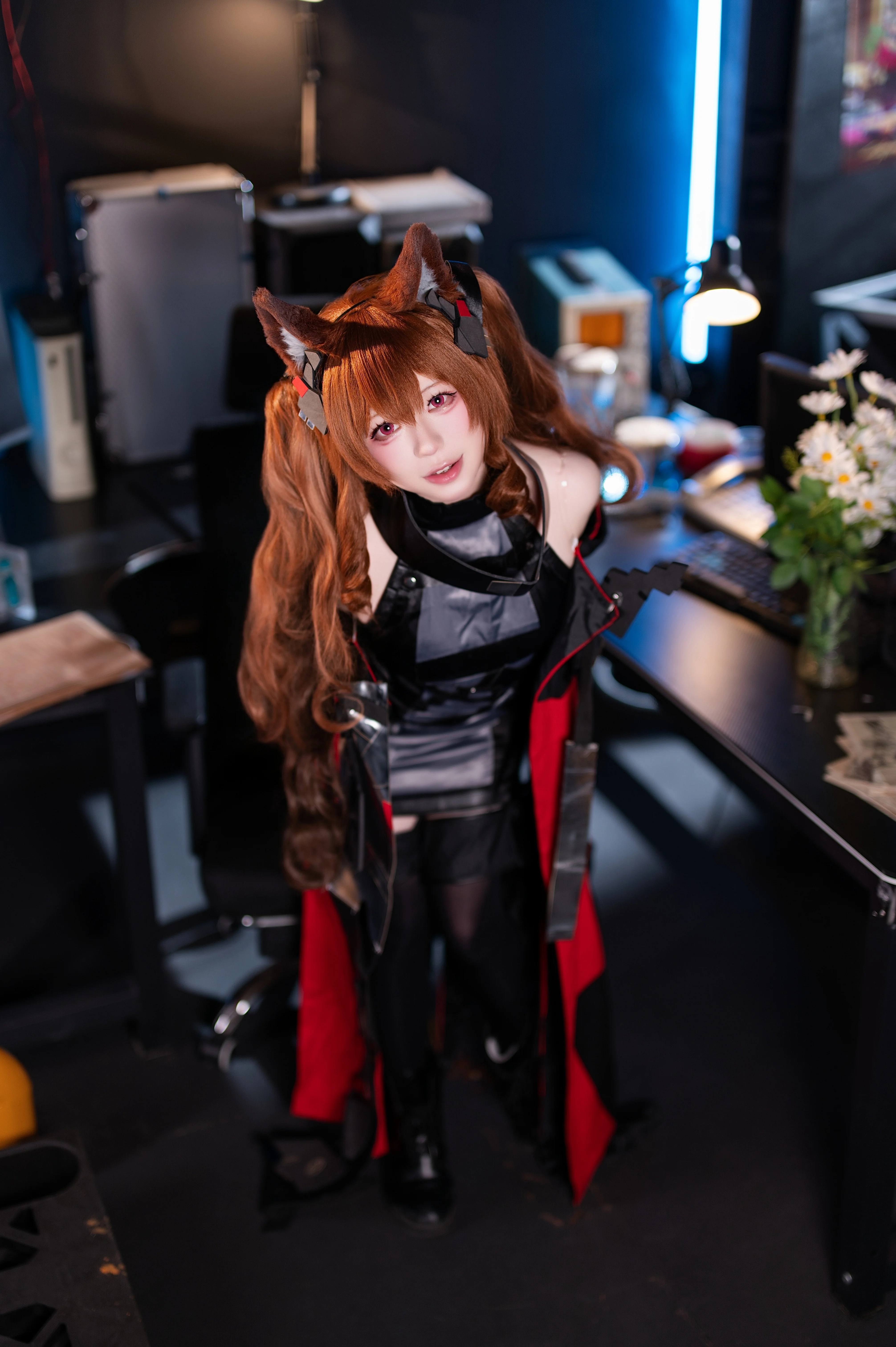 【ギルベルタコスプレ】『アークナイツ：エンドフィールド』の工業地帯でクールな撮影を完遂 - 5 枚目