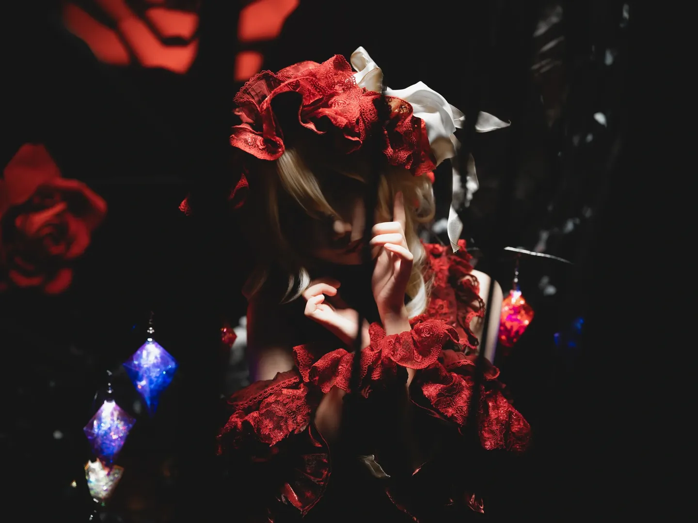 【芙兰朵露cos】红魔馆的暗夜使者，没脸也能靠氛围感撑场 - 第 2 张