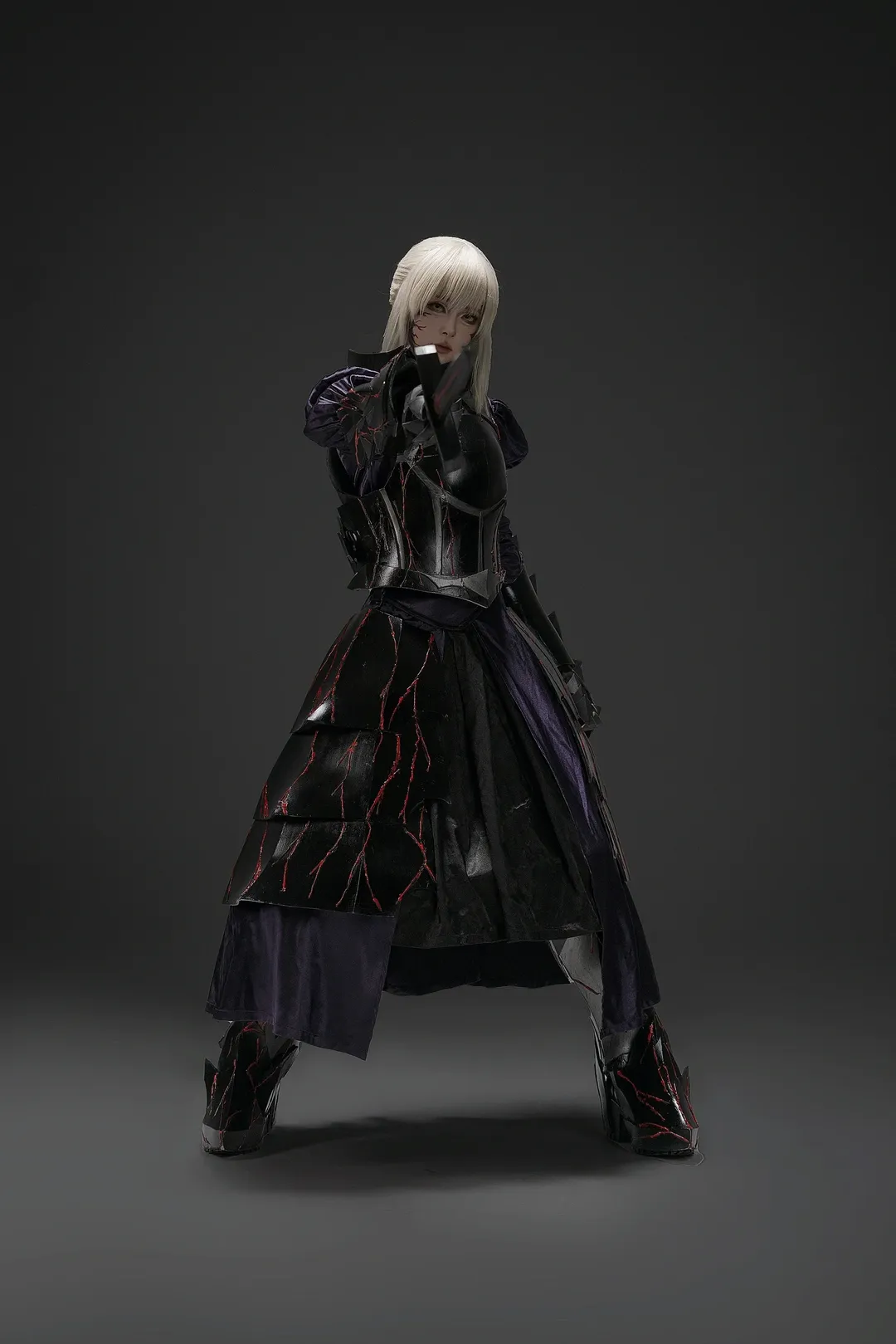 【Saber cos】FGO角色扮演，暗黑風鎧甲的出片分享