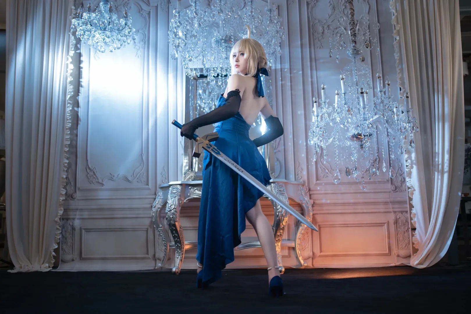 【Saber cos】Fate系列，蓝裙与长剑的优雅回眸 - 第 2 张