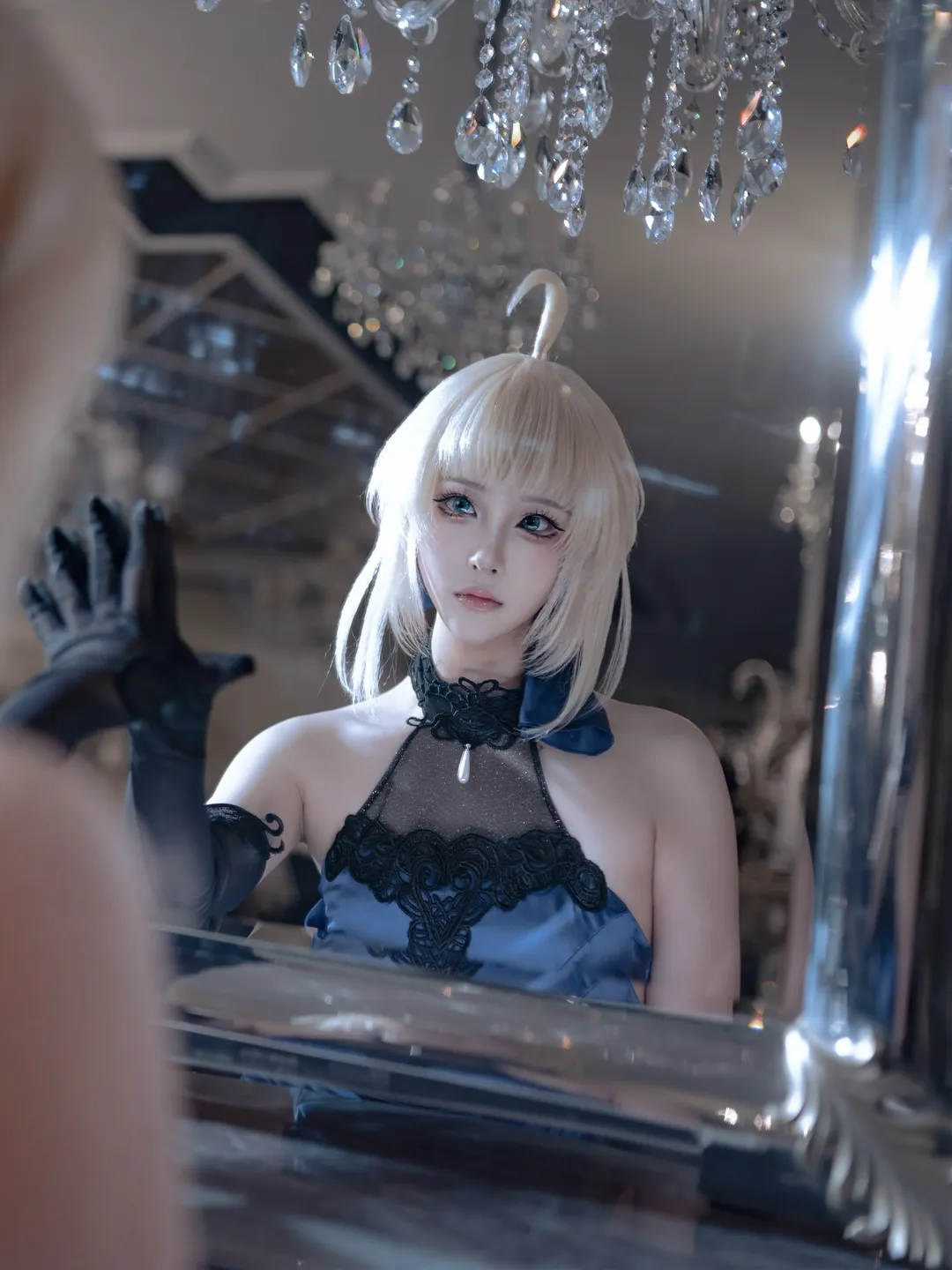 【阿尔托莉雅cos】Fate里的吾王，镜面折射出清冷与威严 - 第 1 张