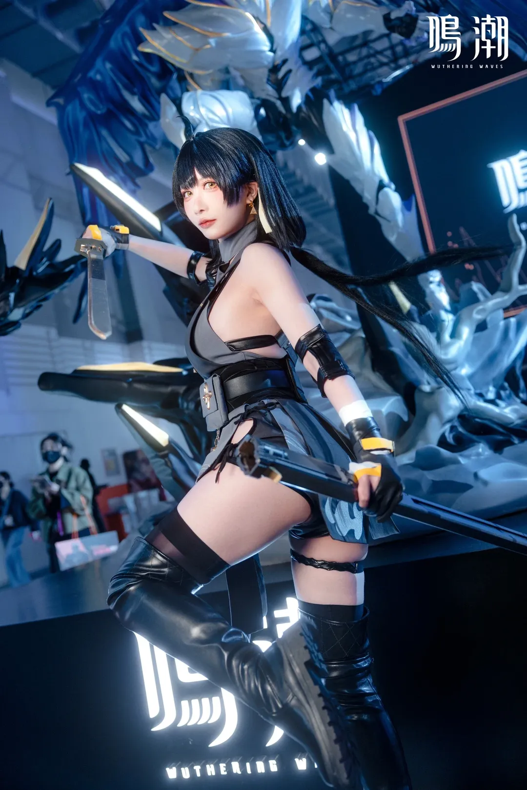 【女漂泊者 コスプレ】『鳴潮』ゲームショウ、大剣を担いで台北を暴走 - 2 枚目
