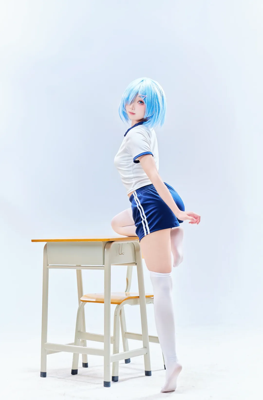 【蕾姆cos】从零开始的异世界生活，体操服与白丝的校园回眸 - 第 2 张