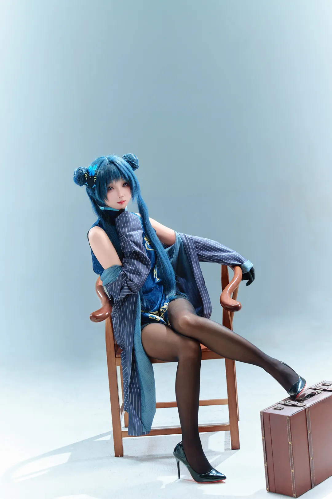 【妃咲cos】碧蓝档案的优雅少女，黑丝与旗袍的完美结合