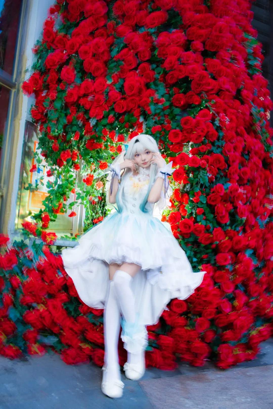 【流萤cos】第一次拍旋焦，花嫁流萤红玫瑰丛中出片