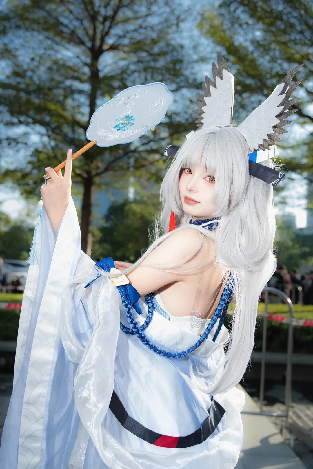 【白麵鴞cos】明日方舟撫雲間，冬日暖陽下的輕盈感 - 第 1 張