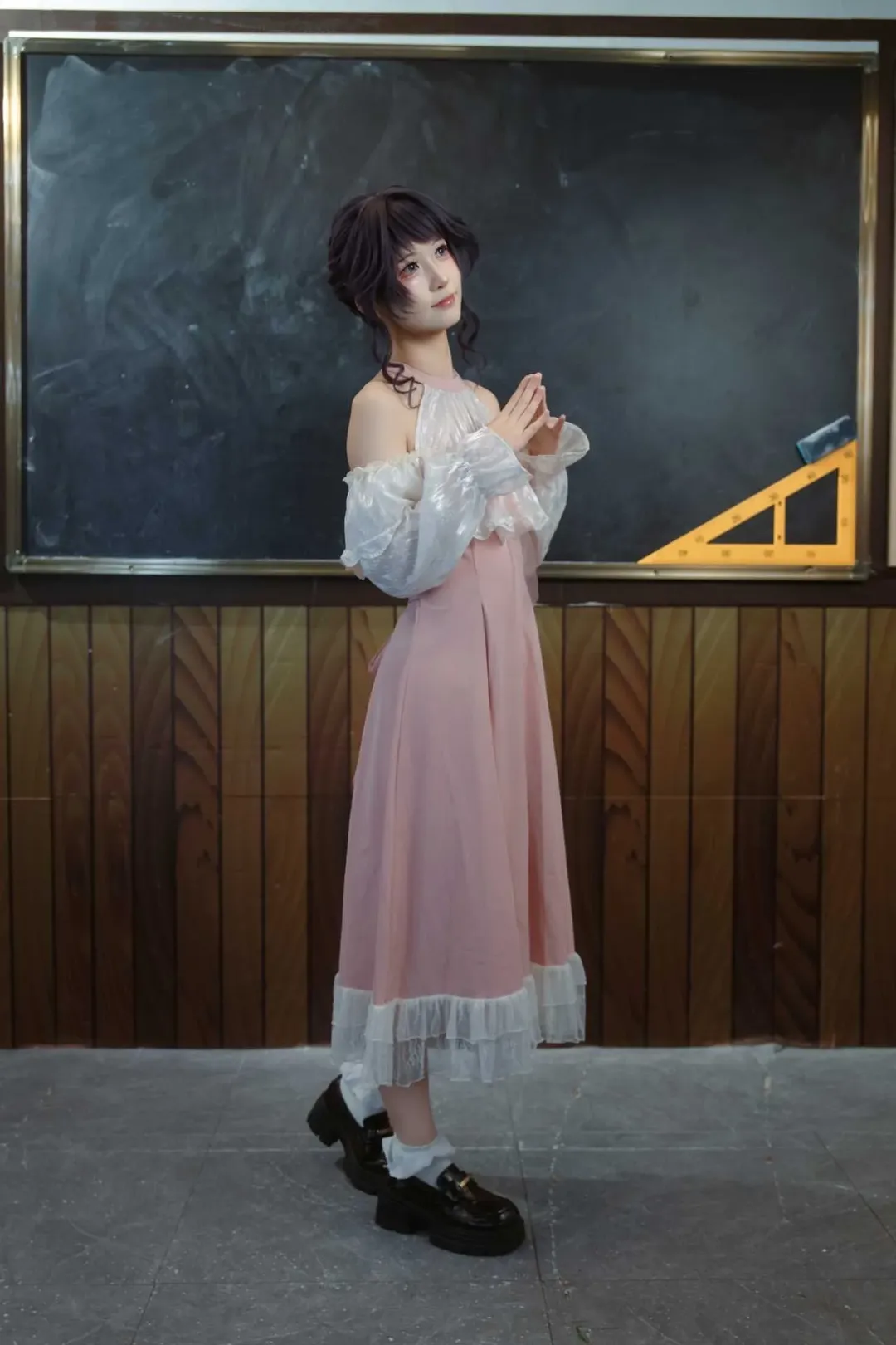 【和栗薰子cos】花薰凛然，教室里的紫色小蛋糕