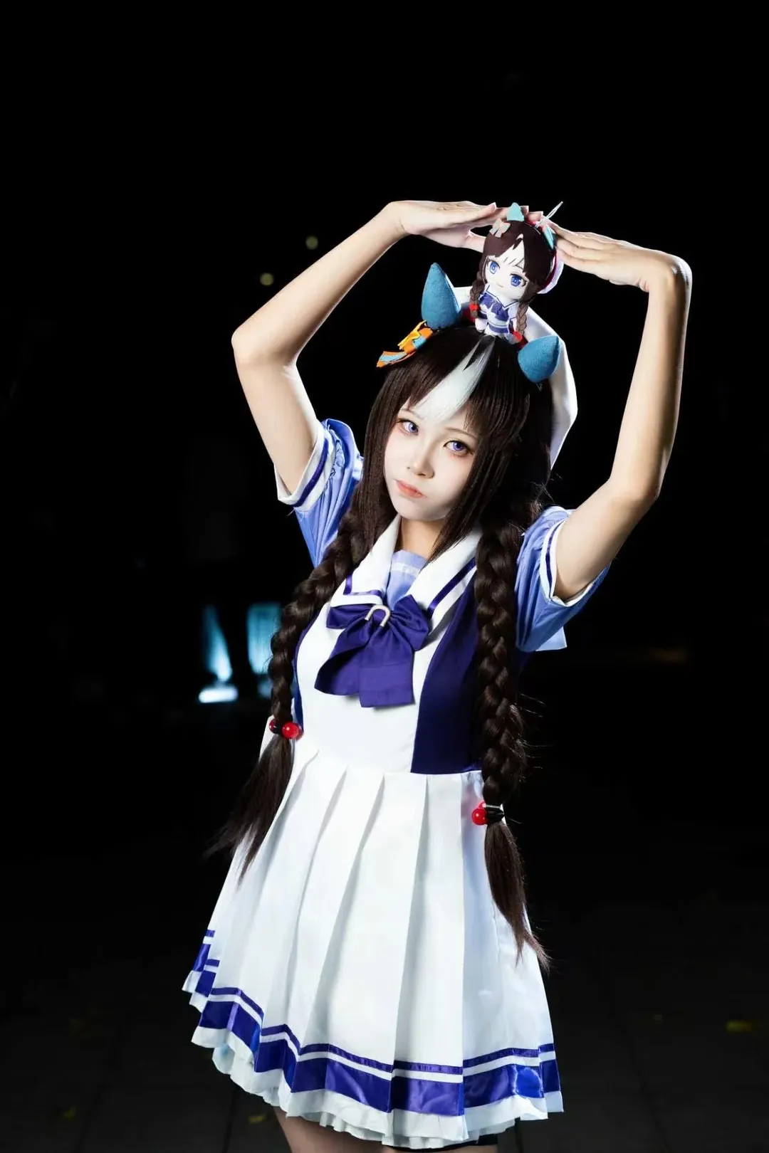 【北港火山コスプレ】ウマ娘 プリティーダービーの実力派な圧迫感、夜景に定着させた極限の緊張感 - 2 枚目
