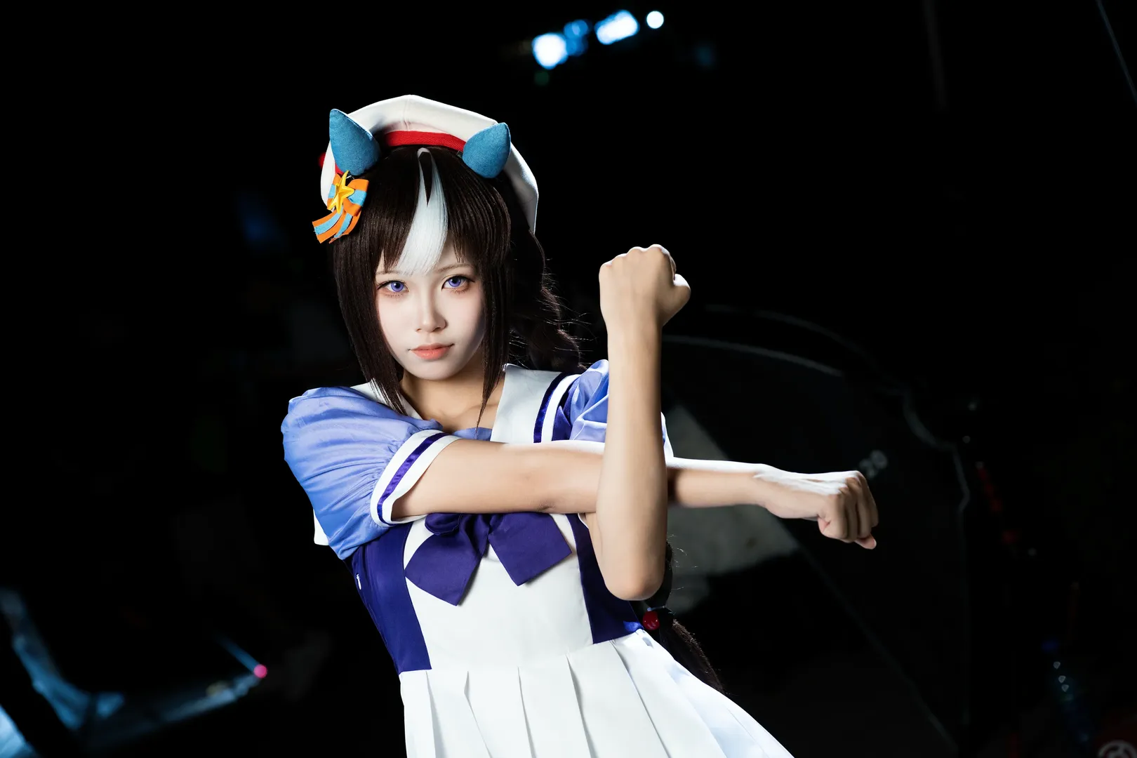 【北港火山コスプレ】ウマ娘 プリティーダービーの実力派な圧迫感、夜景に定着させた極限の緊張感 - 3 枚目