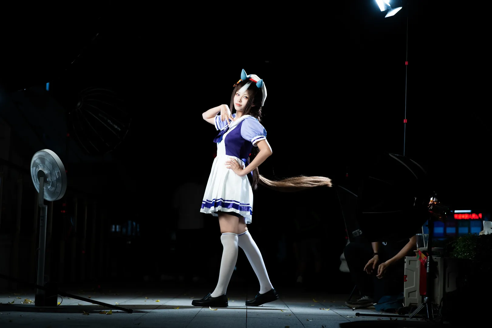 【北港火山コスプレ】ウマ娘 プリティーダービーの実力派な圧迫感、夜景に定着させた極限の緊張感 - 4 枚目