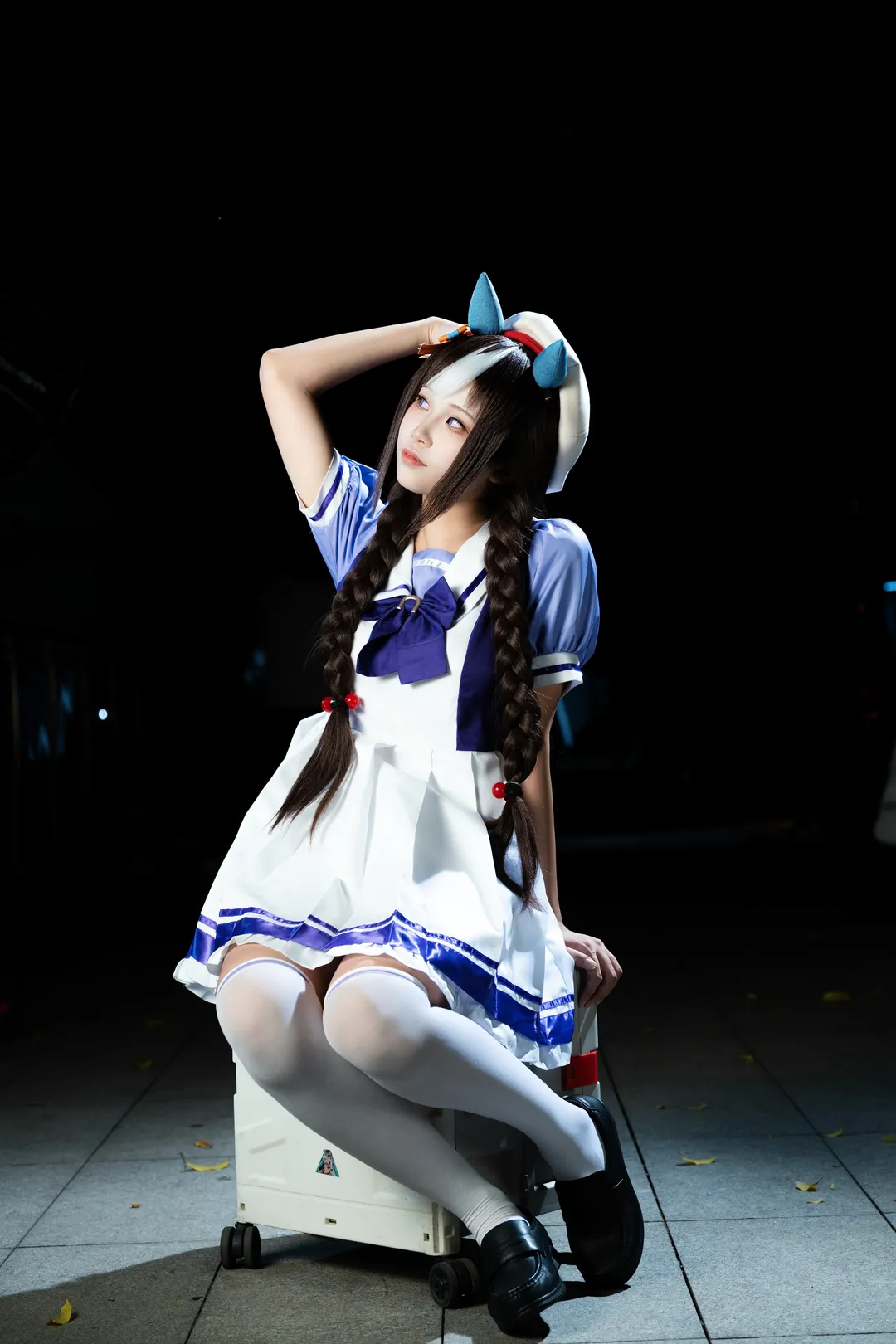 【北港火山コスプレ】ウマ娘 プリティーダービーの実力派な圧迫感、夜景に定着させた極限の緊張感 - 8 枚目