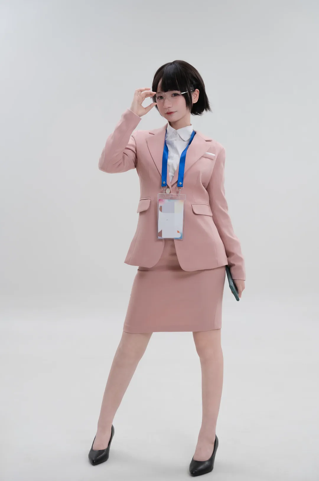 【OLファッション】通勤に使えるオフィス風スタイル、実践的なポーズ参考をシェア - 4 枚目