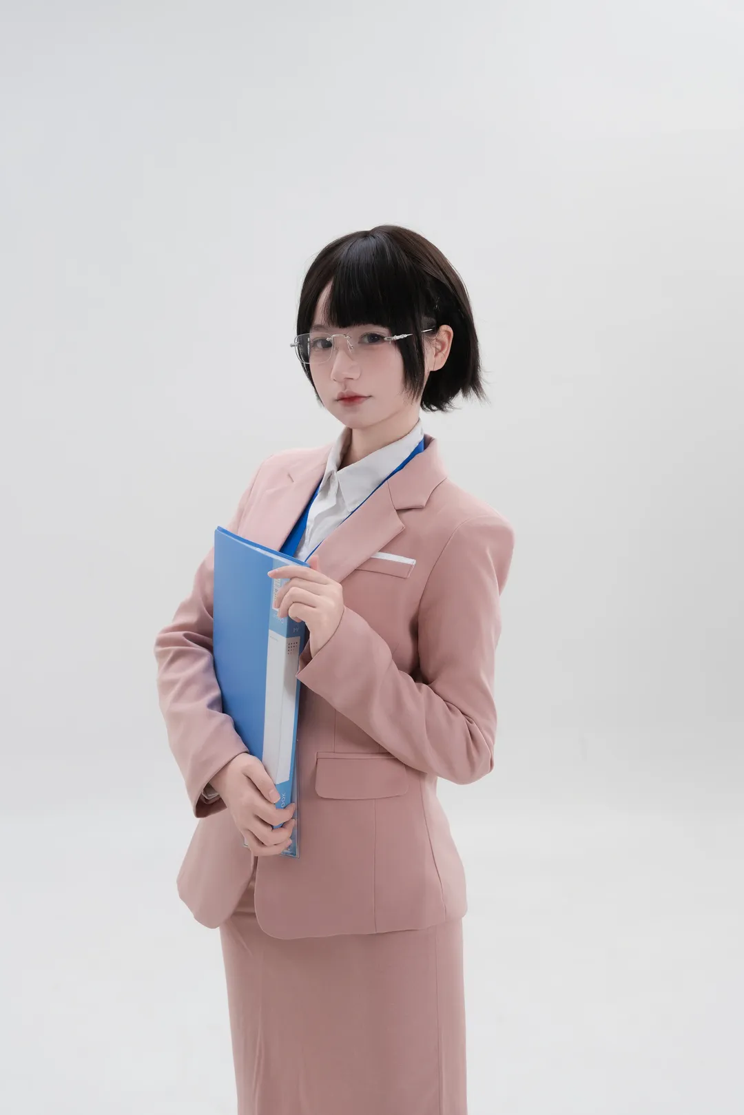 【OLファッション】通勤に使えるオフィス風スタイル、実践的なポーズ参考をシェア - 7 枚目