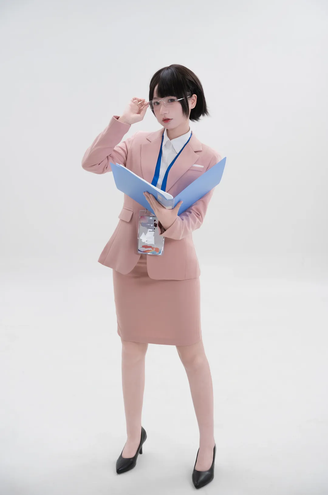 【OLファッション】通勤に使えるオフィス風スタイル、実践的なポーズ参考をシェア - 9 枚目