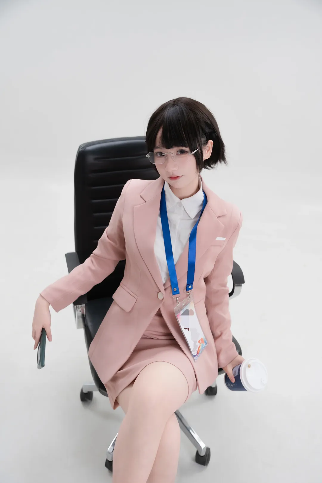 【OL风cos】白色摄影棚里的职场穿搭与摸鱼日常 - 第 1 张