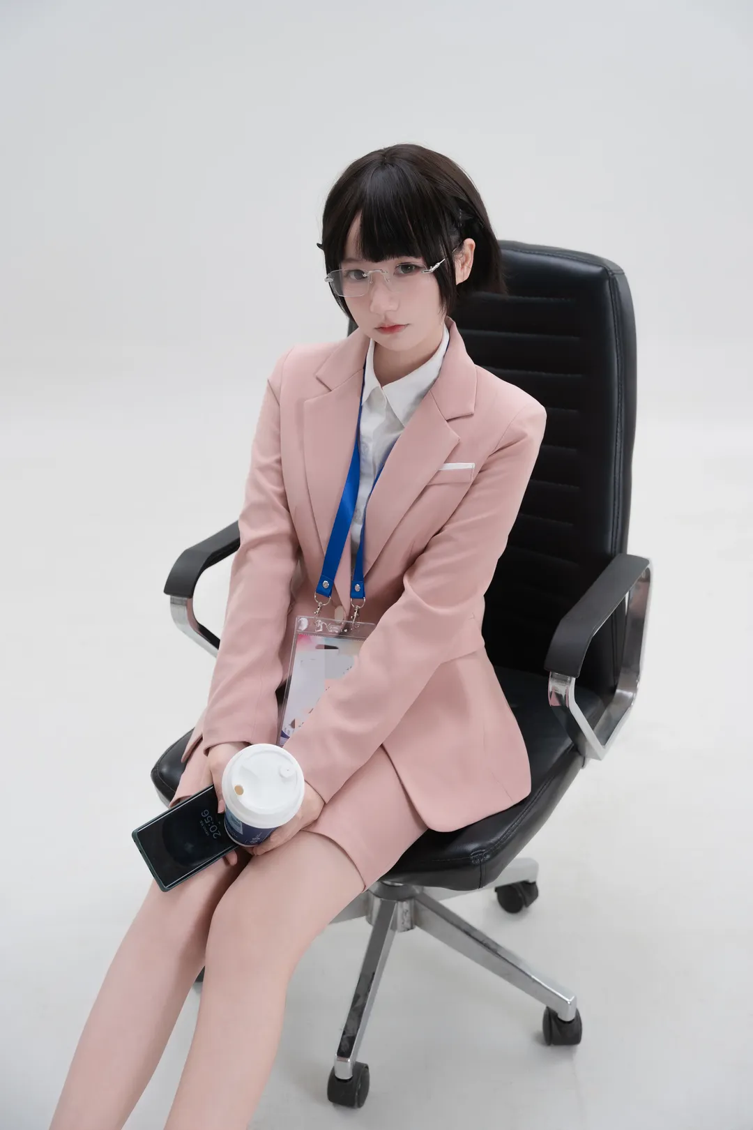 【OL风cos】白色摄影棚里的职场穿搭与摸鱼日常 - 第 3 张