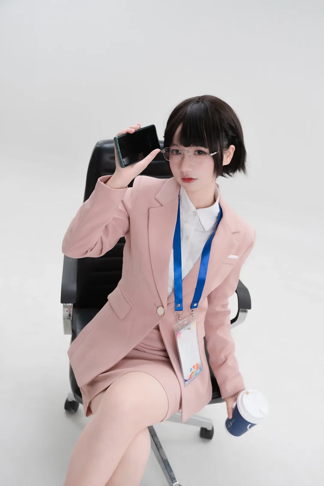 【OL风cos】白色摄影棚里的职场穿搭与摸鱼日常 - 第 5 张