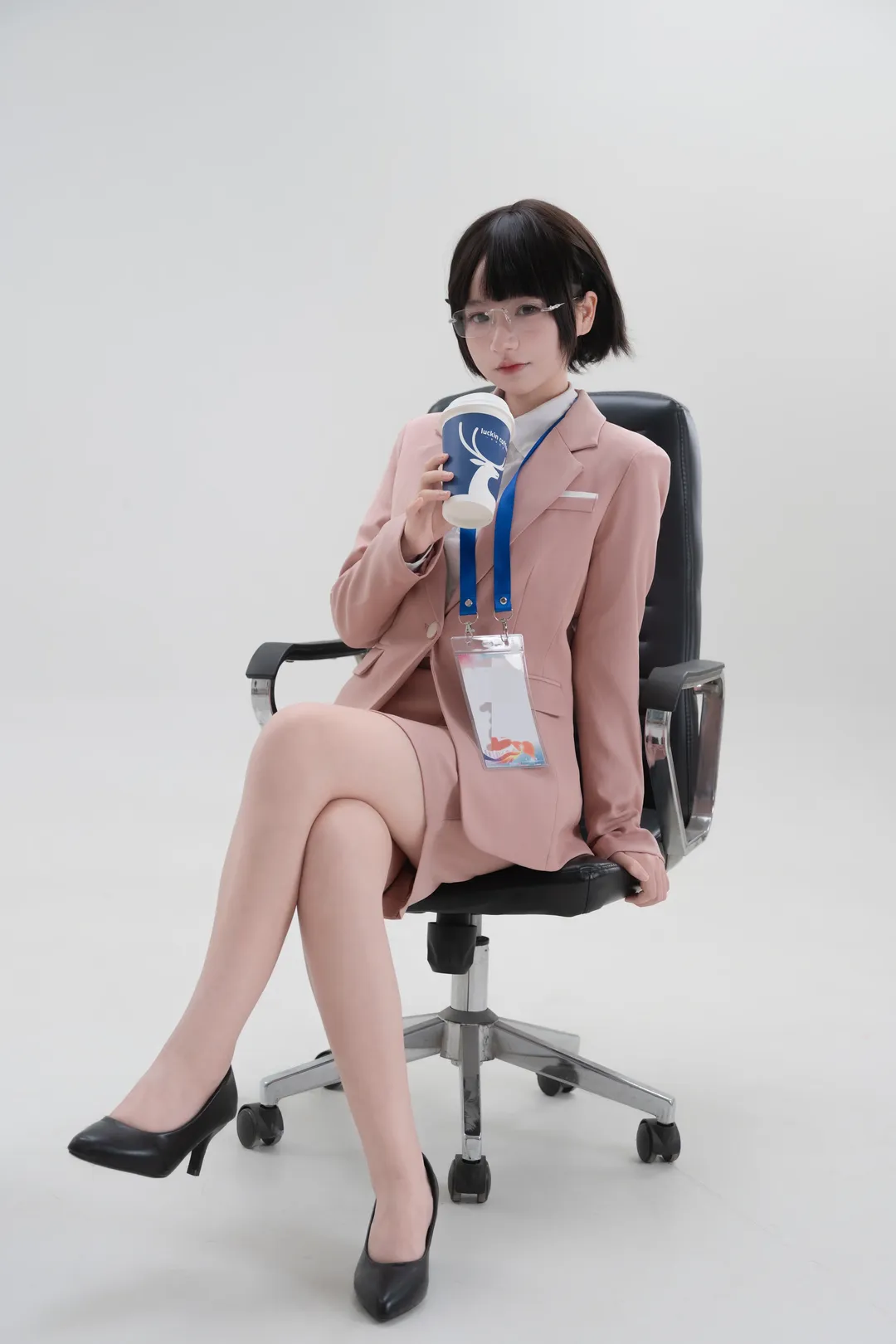 【OL风cos】白色摄影棚里的职场穿搭与摸鱼日常 - 第 6 张