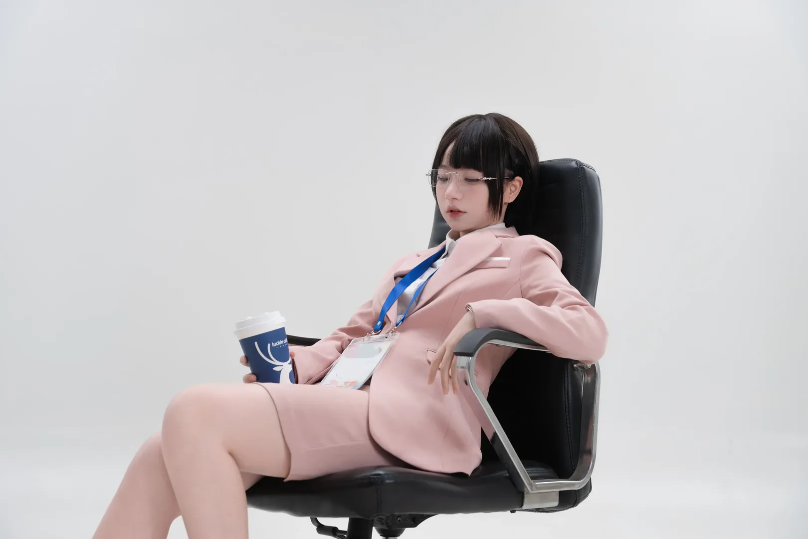 【OL风cos】白色摄影棚里的职场穿搭与摸鱼日常 - 第 7 张