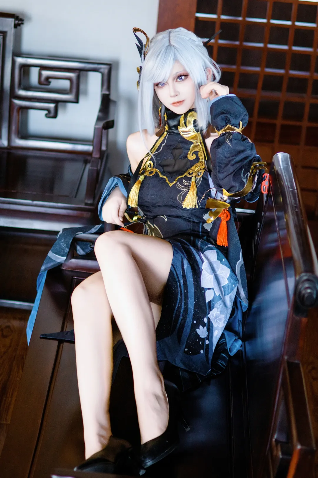 【申鹤cos】在光影中解锁原神角色的清冷与柔和 - 第 3 张