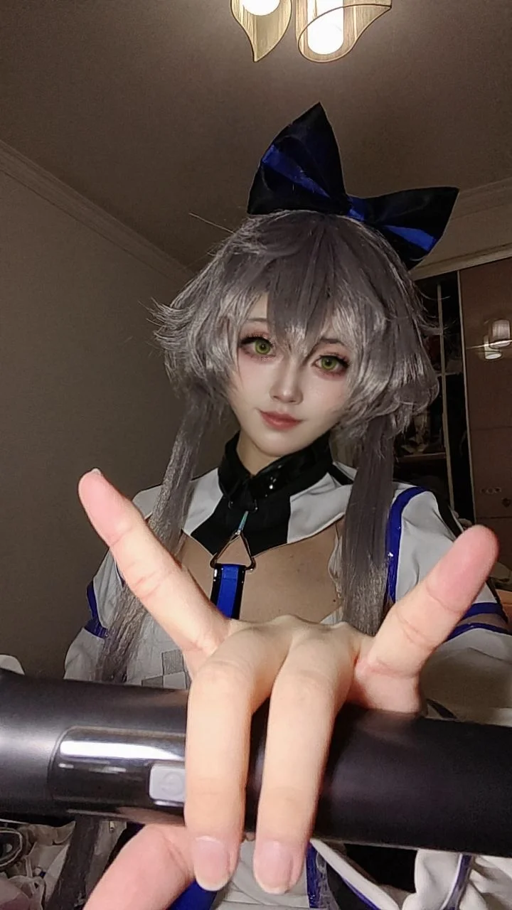 【洛天依cos】用麦克风与蝴蝶结记录属于夏日的定格 - 第 1 张