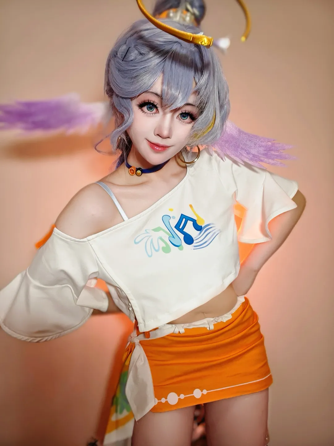 【知更鸟cos】银色长发与橙色短裙的反重力拍摄记录 - 第 1 张
