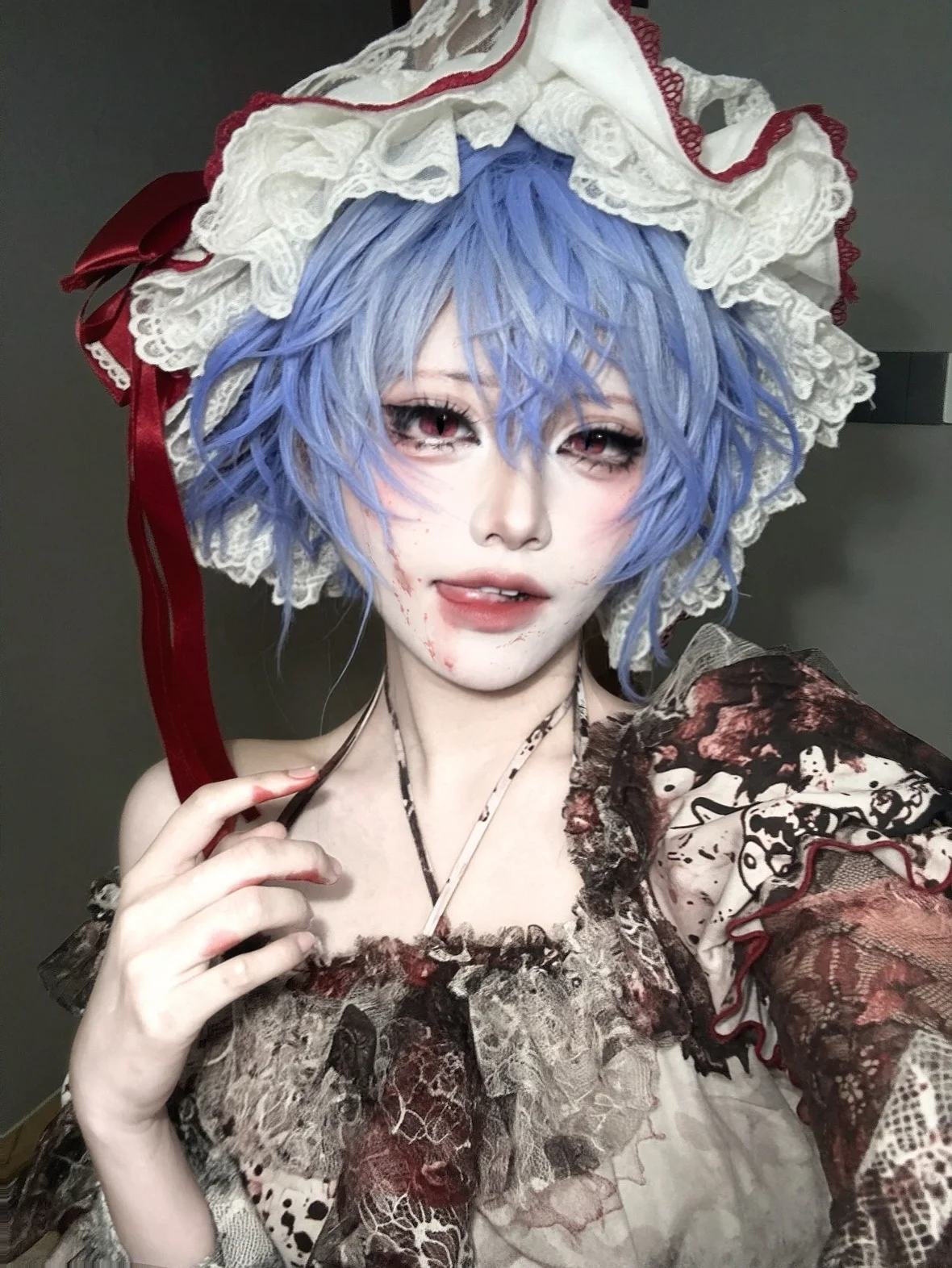 【レミリアコスプレ】『東方Project』の紅魔館の主、吸血鬼の食事のひととき - 1 枚目